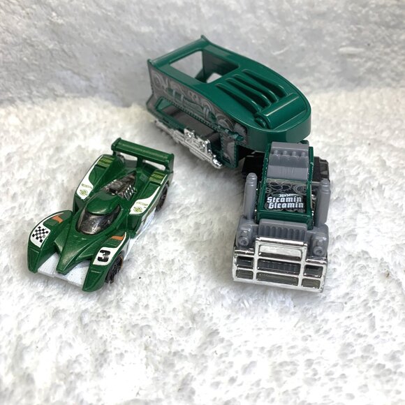 Hot Wheels Steamin’ Gleamin’ Hauler - Picture 4 of 9